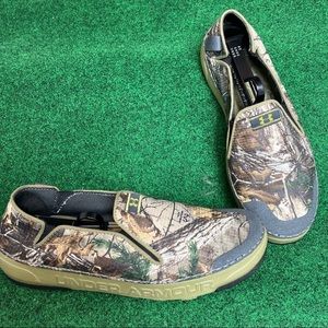 Under Armour spike camp Realtree slip on shoes mens size 9